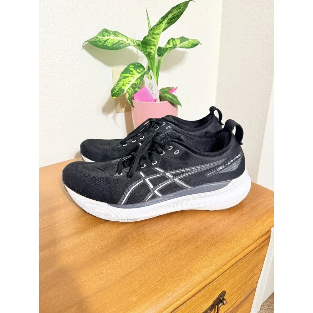 Asics Gel-Kayano 31 Mens Size 13 Black White Athletic Running Shoes Sneakers